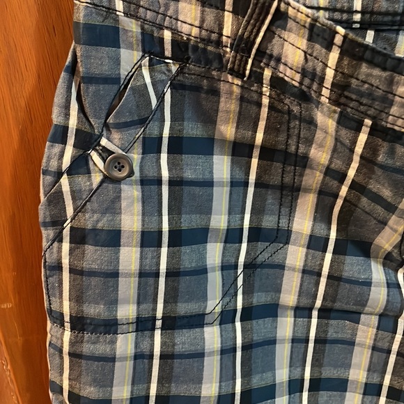 Blue and white shorts - Picture 5 of 9